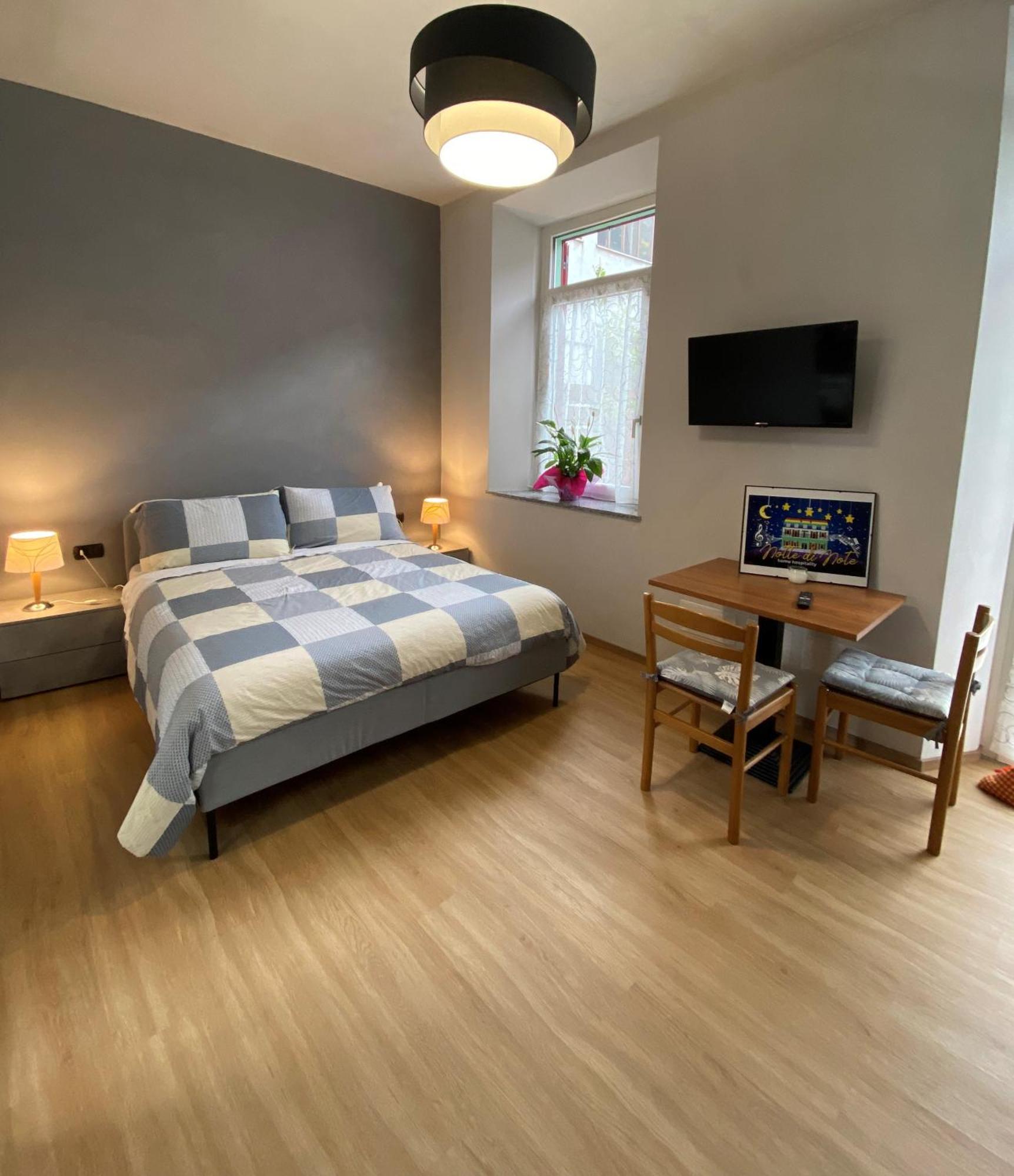 Notte Di Note - Home Hospitality Бусто Арсицио Екстериор снимка