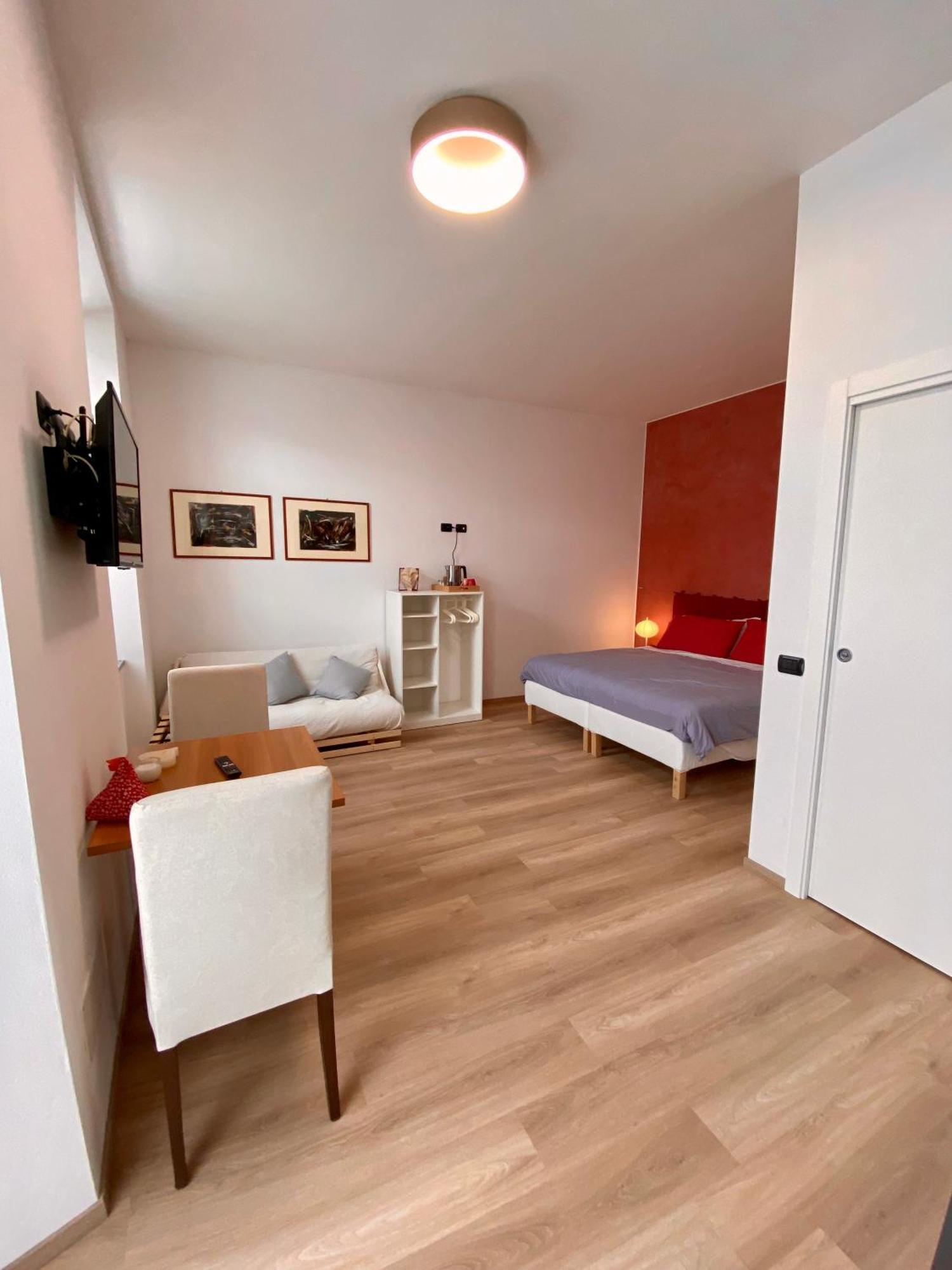 Notte Di Note - Home Hospitality Бусто Арсицио Екстериор снимка